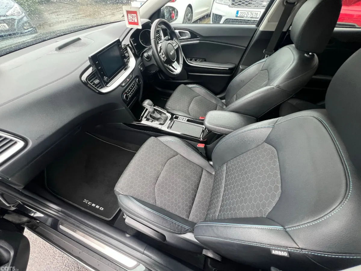 Kia XCeed Hatchback, Petrol Plug-in Hybrid, 2023, Black