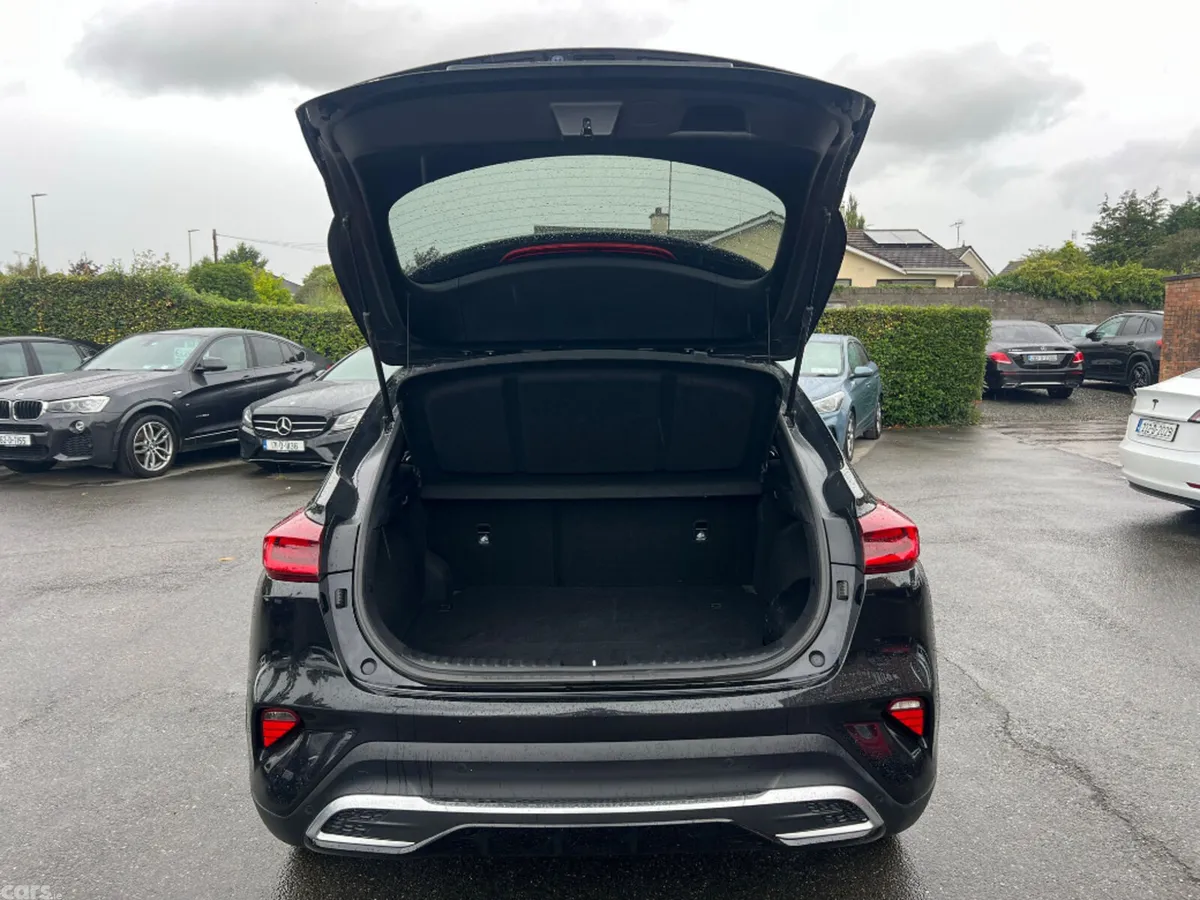 Kia XCeed Hatchback, Petrol Plug-in Hybrid, 2023, Black