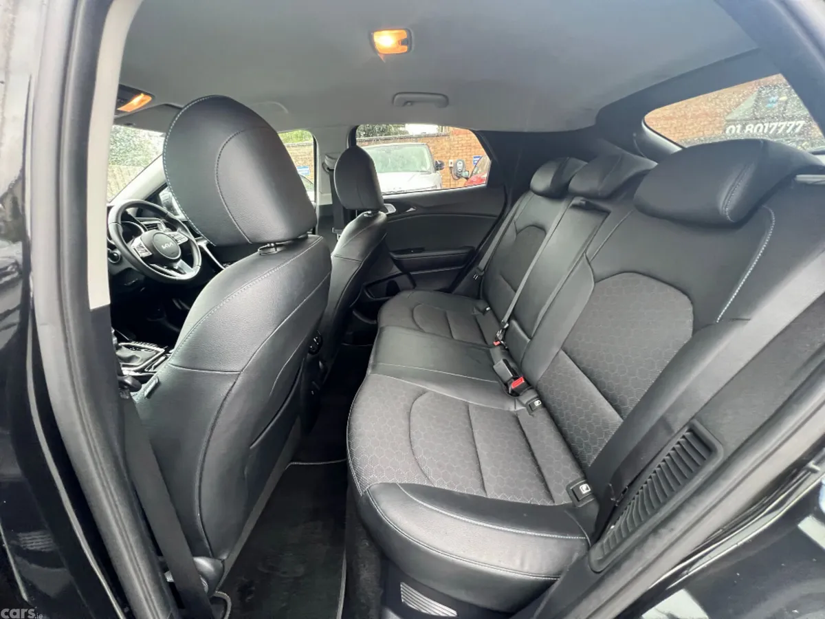 Kia XCeed Hatchback, Petrol Plug-in Hybrid, 2023, Black