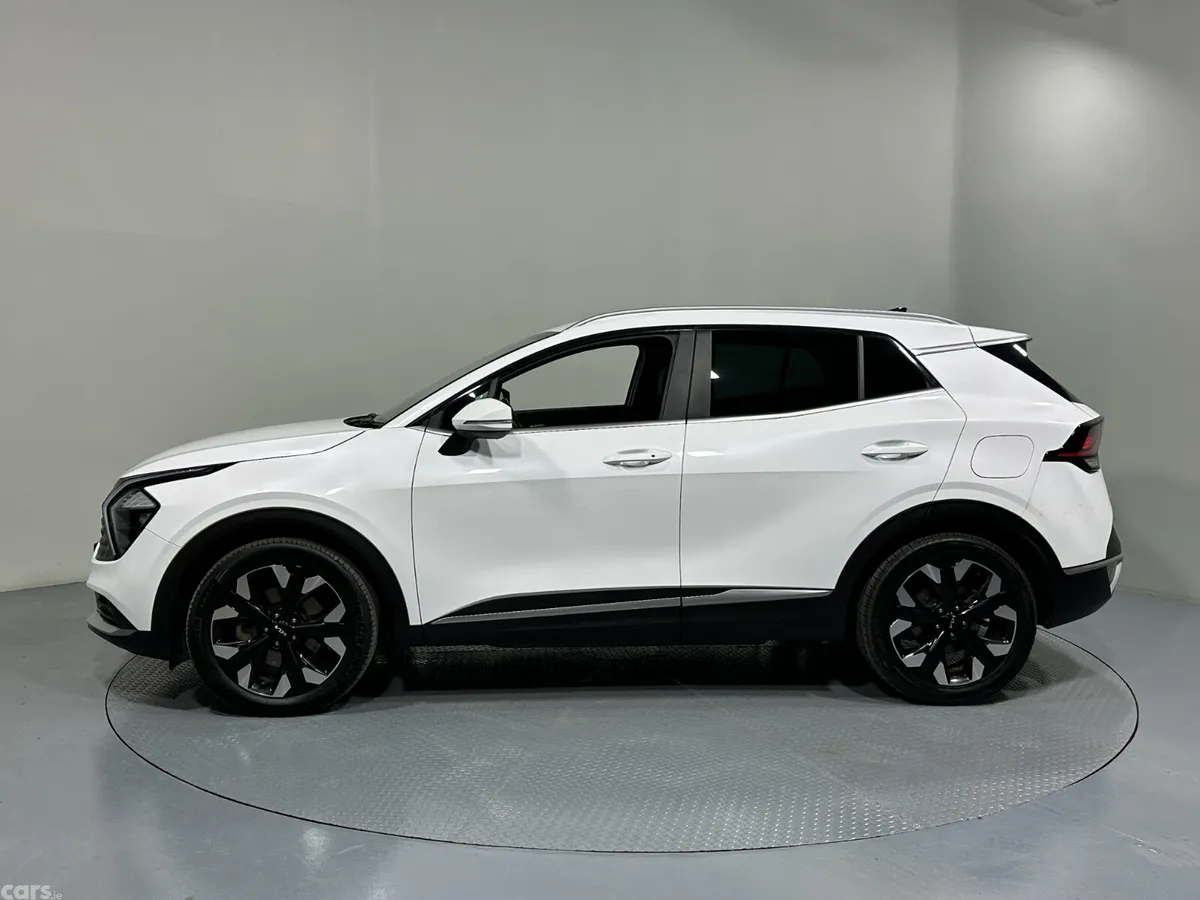 Kia Sportage SUV, Petrol Plug-in Hybrid, 2023, White
