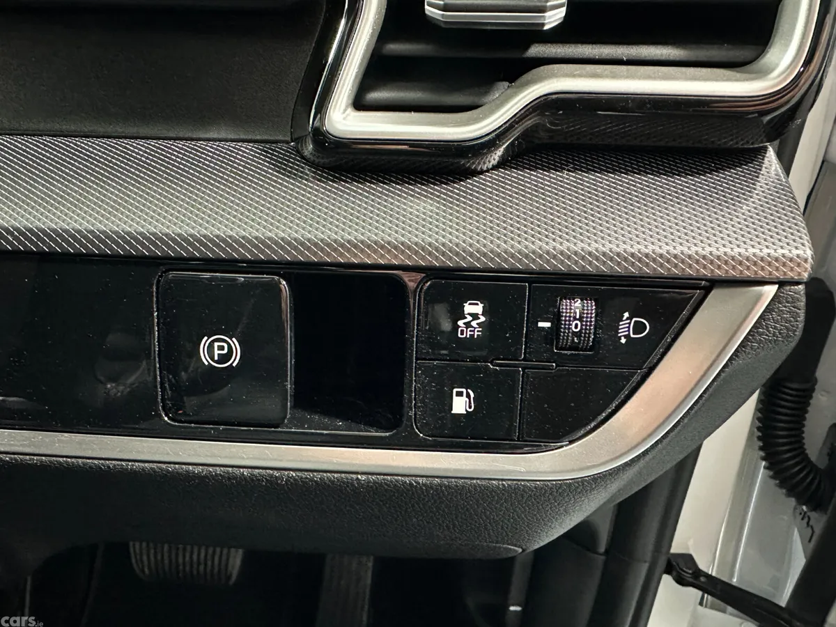 Kia Sportage SUV, Petrol Plug-in Hybrid, 2023, White