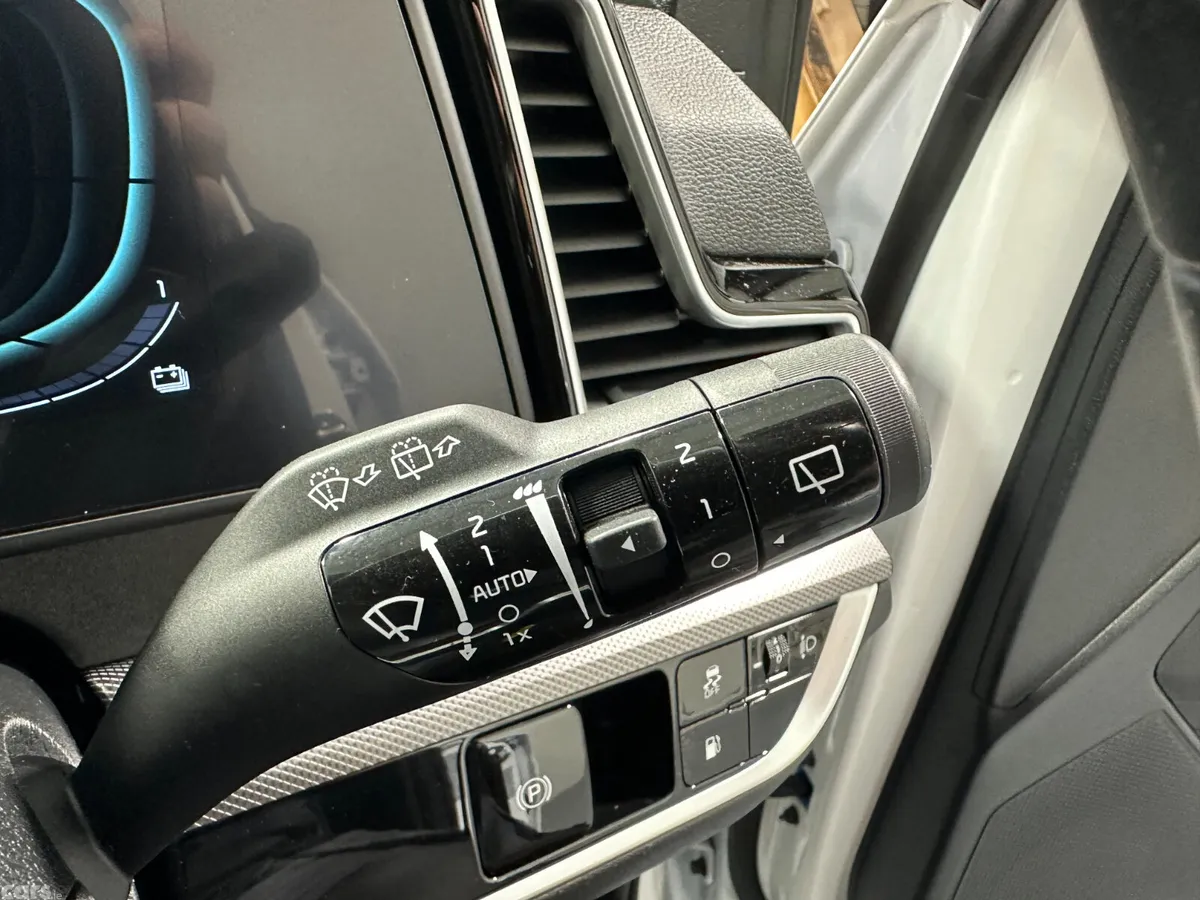 Kia Sportage SUV, Petrol Plug-in Hybrid, 2023, White