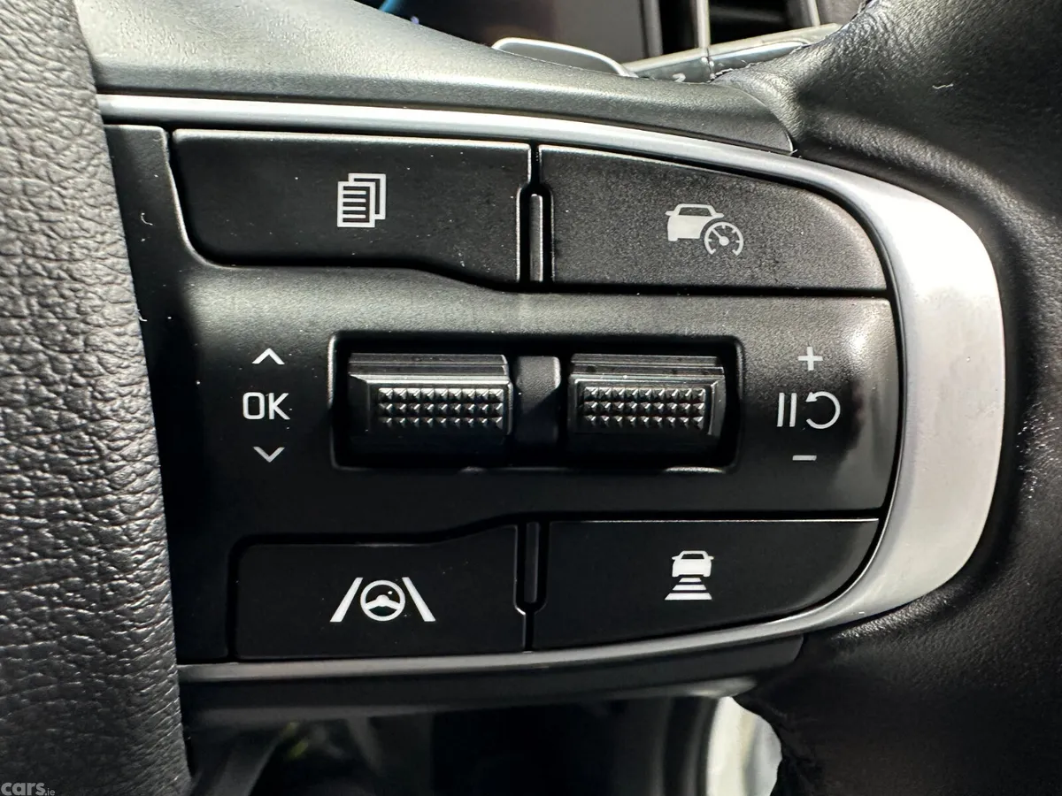 Kia Sportage SUV, Petrol Plug-in Hybrid, 2023, White