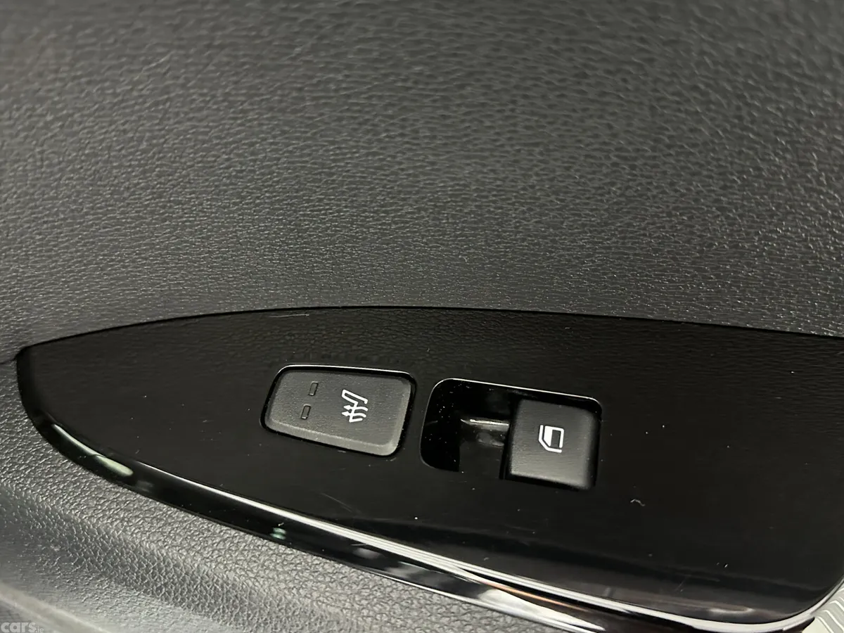 Kia Sportage SUV, Petrol Plug-in Hybrid, 2023, White