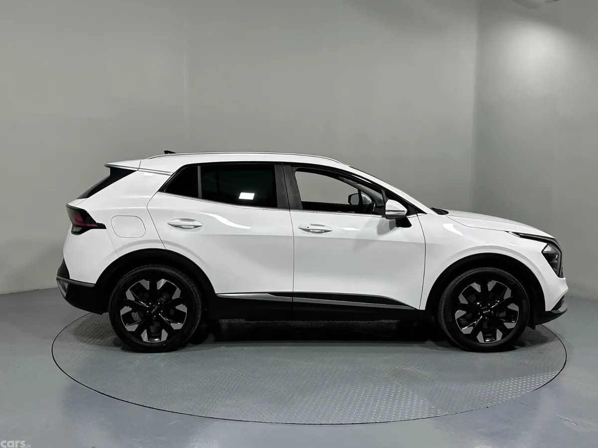 Kia Sportage SUV, Petrol Plug-in Hybrid, 2023, White