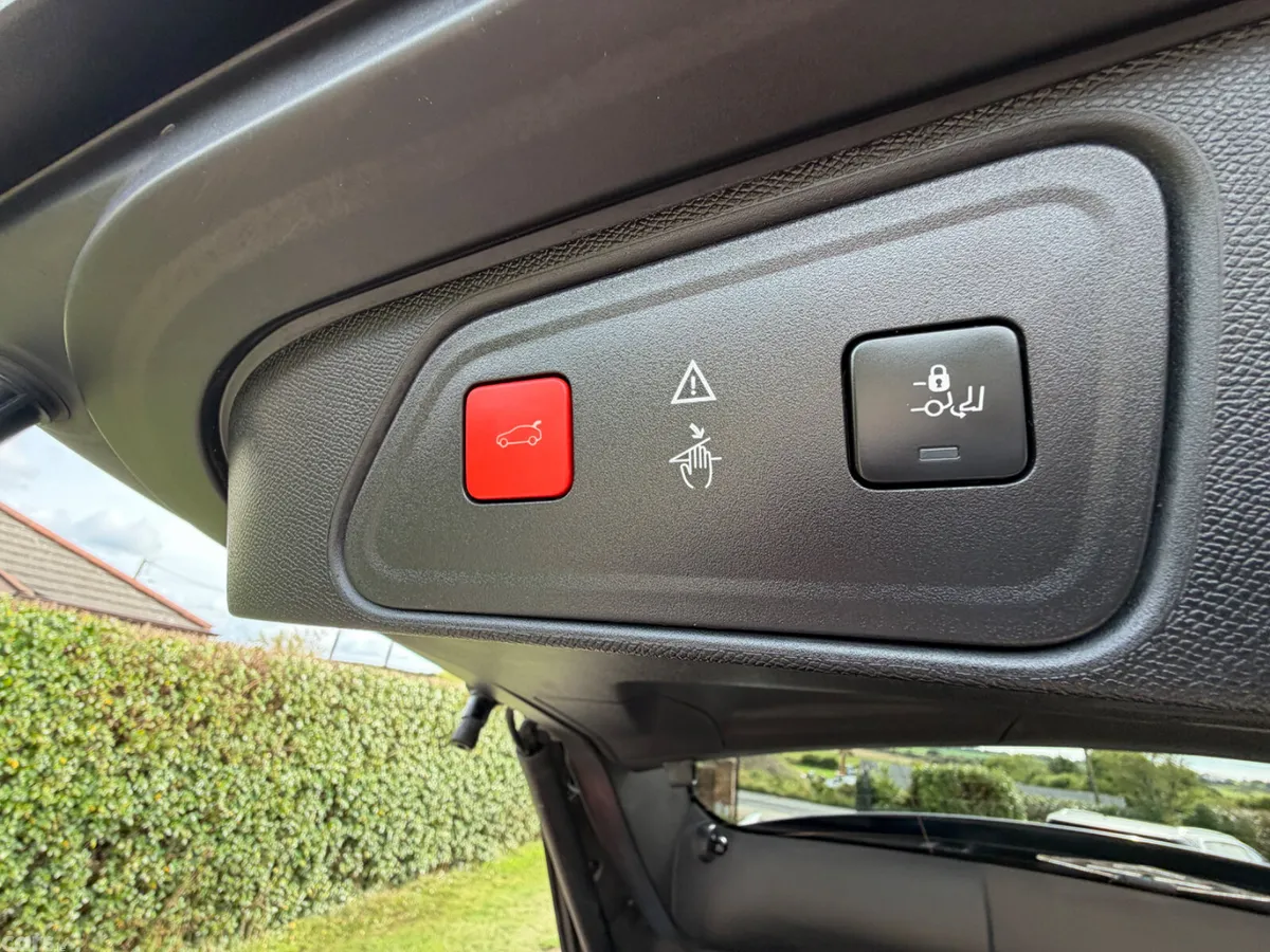 Peugeot 3008 SUV, Diesel, 2019, Blue
