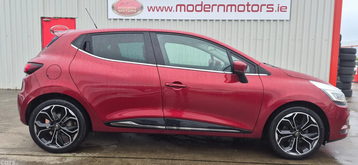 Renault Clio Hatchback, Petrol, 2018, Red