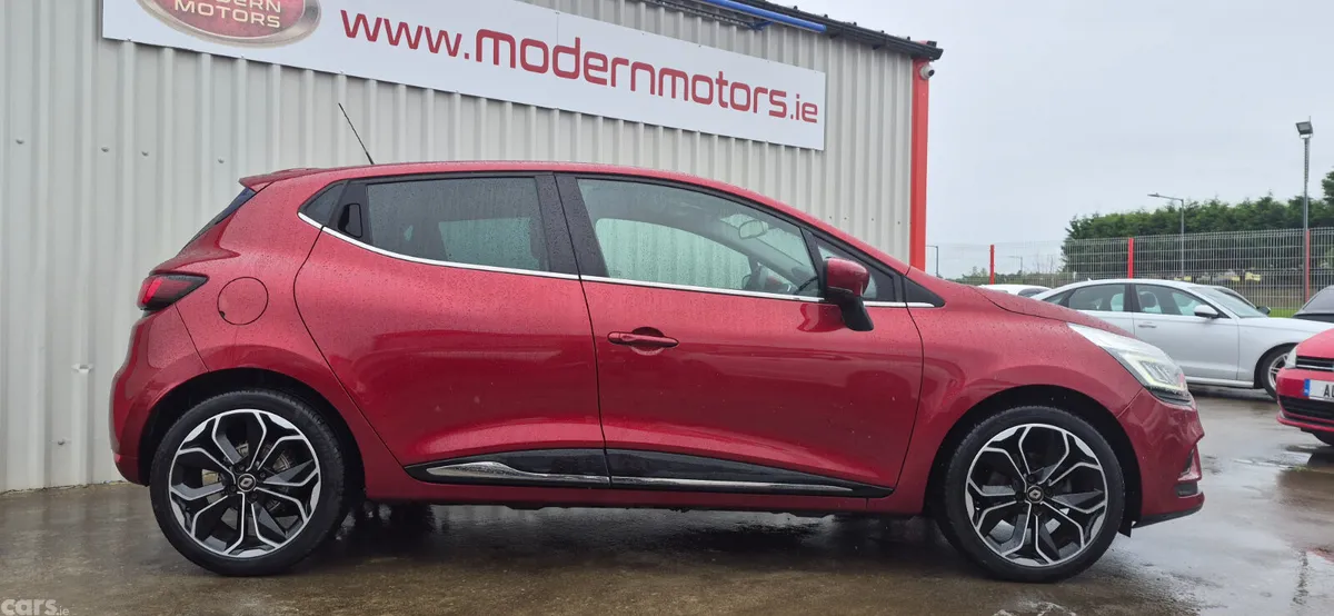 Renault Clio Hatchback, Petrol, 2018, Red