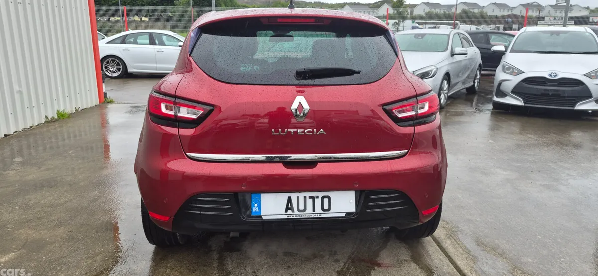 Renault Clio Hatchback, Petrol, 2018, Red