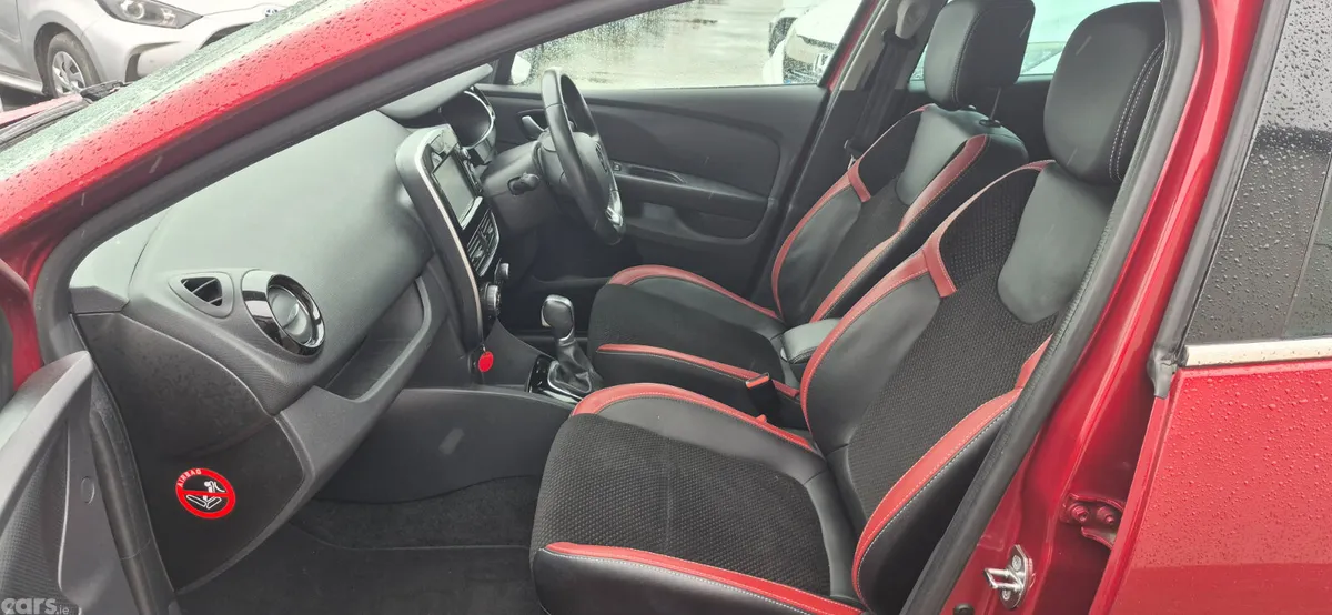 Renault Clio Hatchback, Petrol, 2018, Red