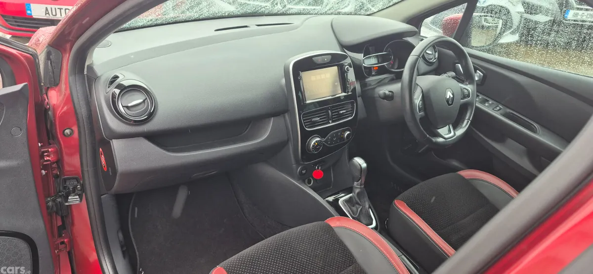 Renault Clio Hatchback, Petrol, 2018, Red