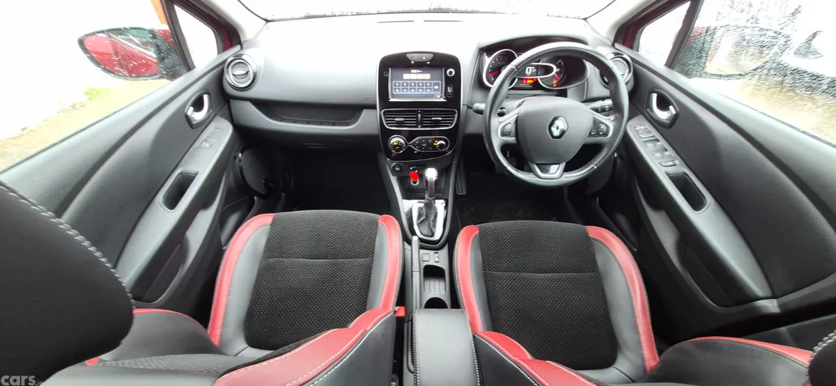 Renault Clio Hatchback, Petrol, 2018, Red