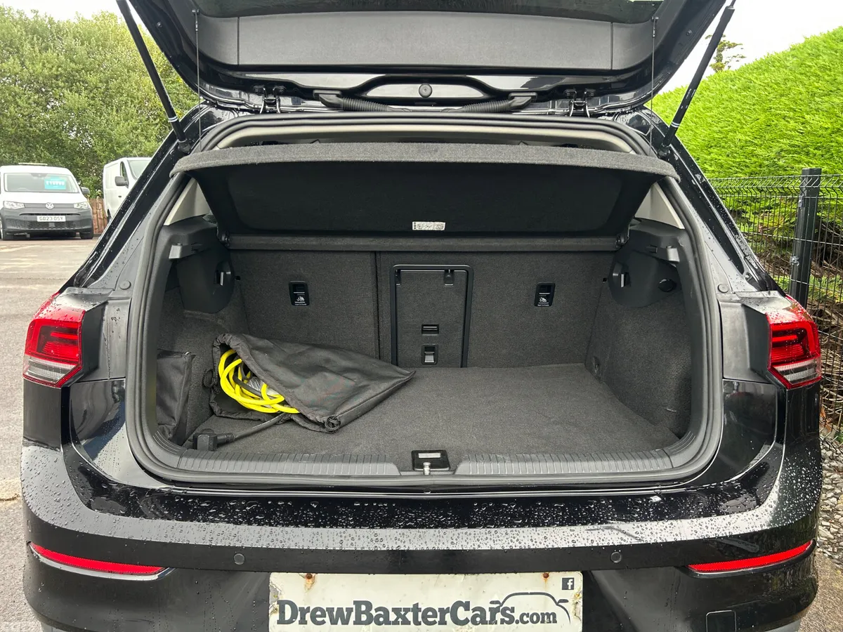 Volkswagen Golf Hatchback, Petrol Hybrid, 2022, Black