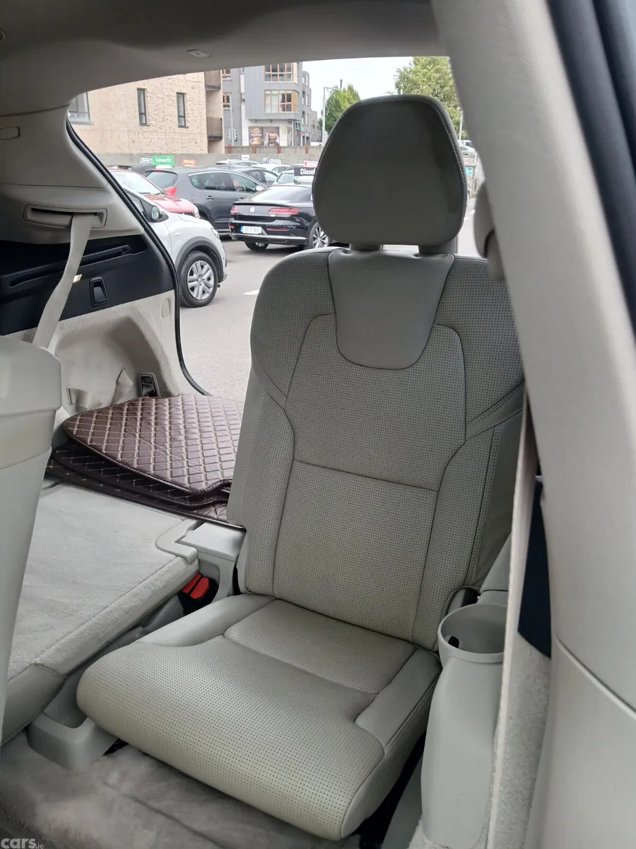 Volvo XC90 SUV, Petrol Plug-in Hybrid, 2016, Grey