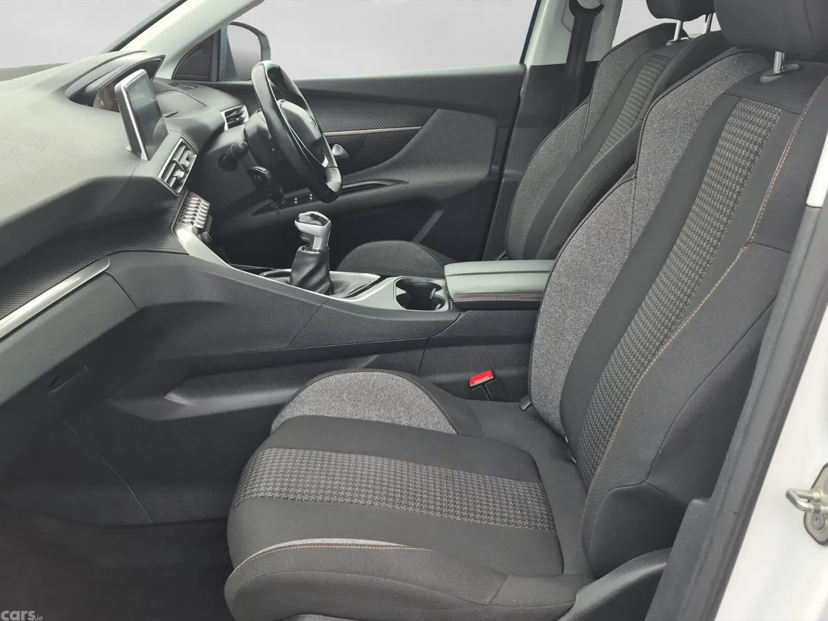 Peugeot 3008 MPV, Diesel, 2019, White