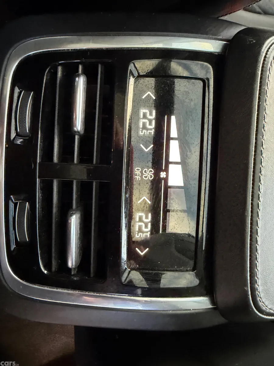 Volvo XC90 SUV, Petrol Plug-in Hybrid, 2016, Black