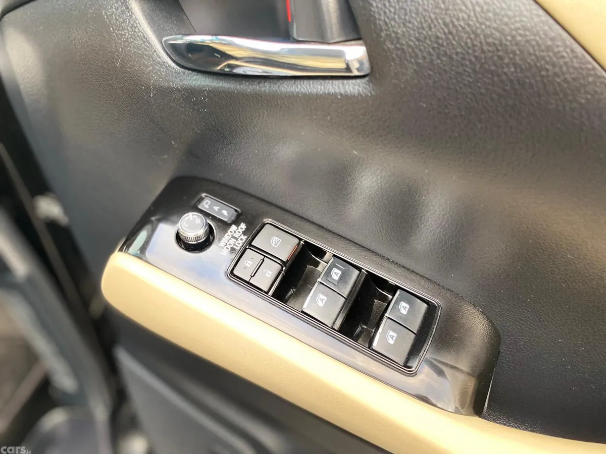 Toyota Alphard MPV, Petrol Hybrid, 2020, Black