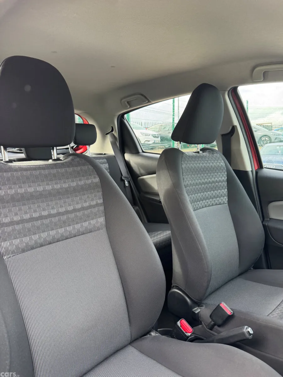 Toyota Yaris Hatchback, Petrol, 2016, Red