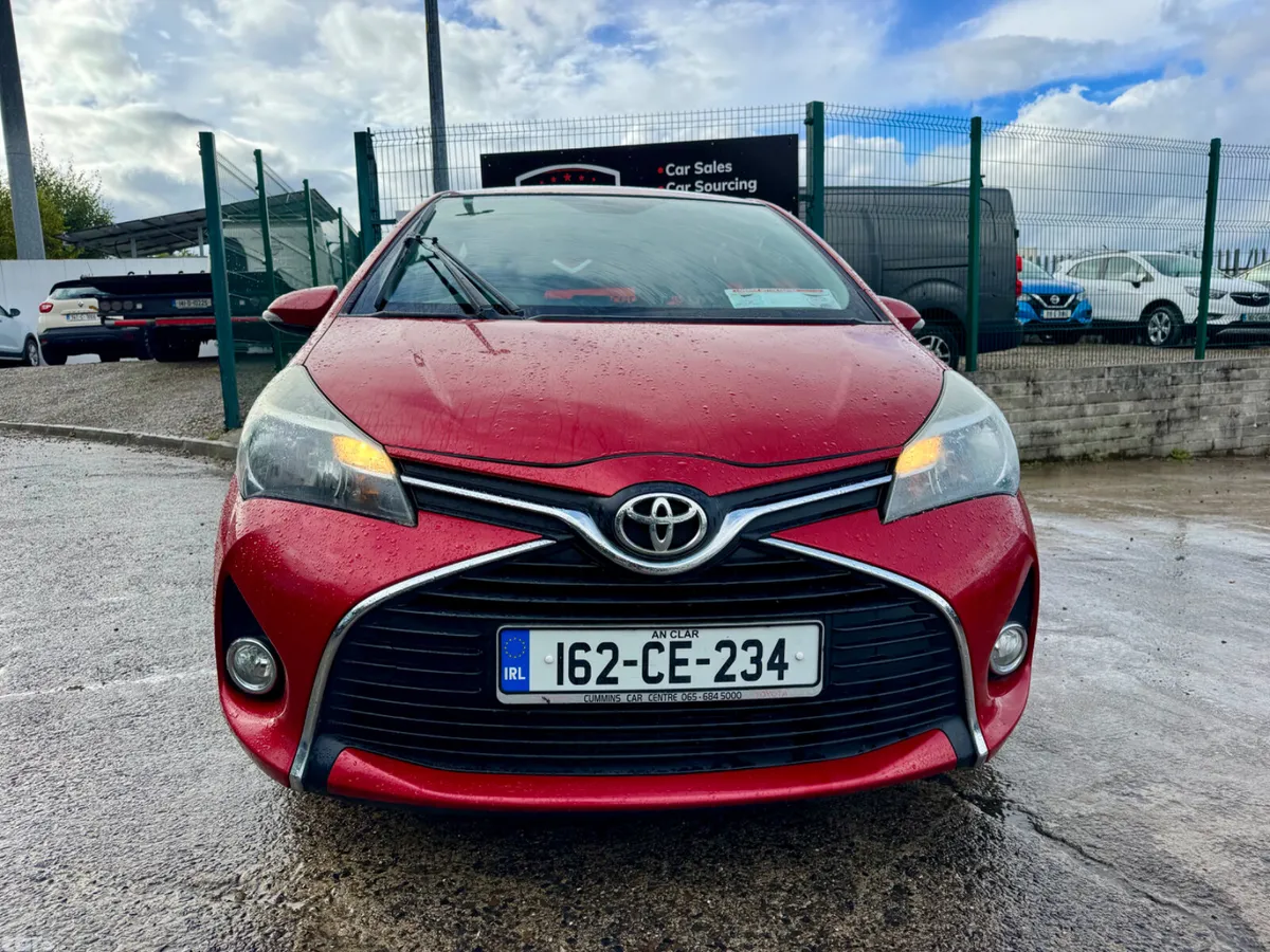 Toyota Yaris Hatchback, Petrol, 2016, Red