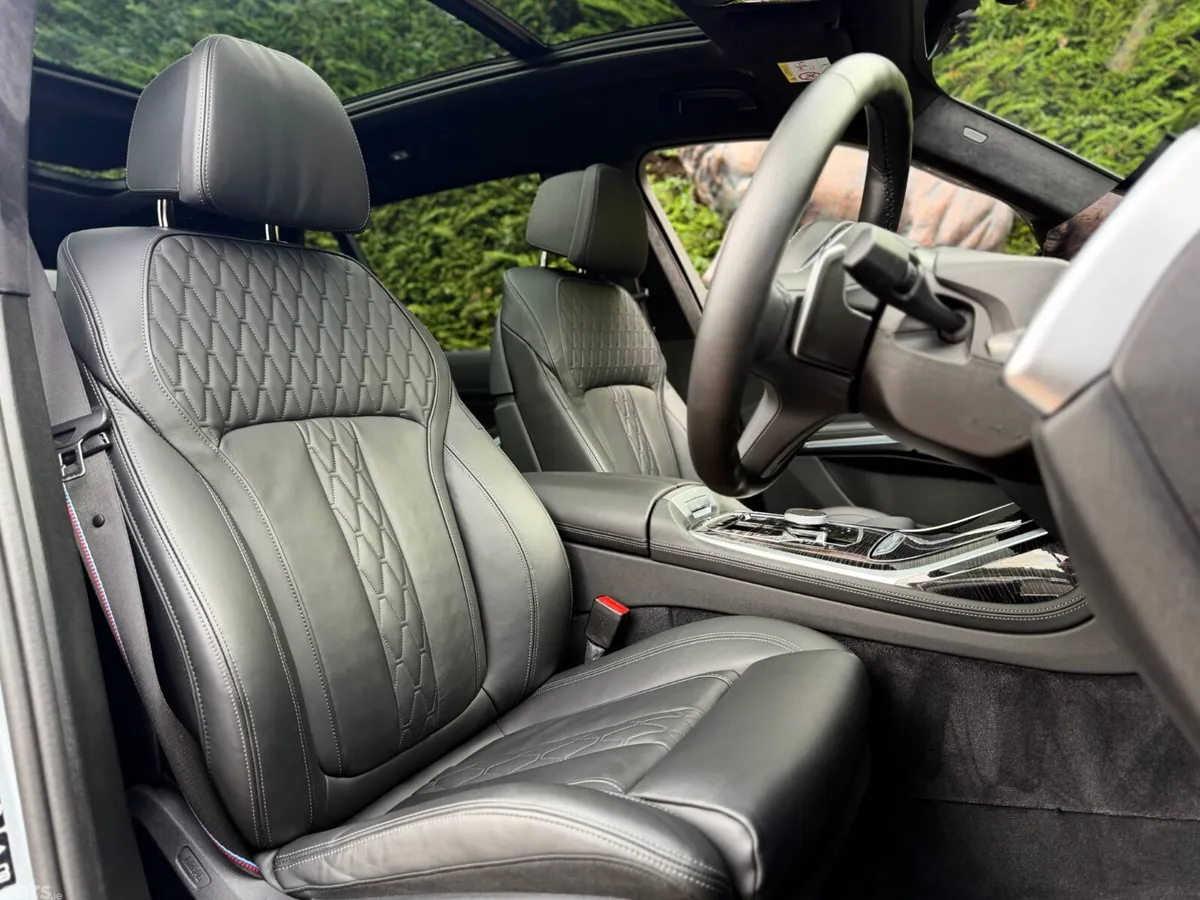BMW X7 Estate, Diesel, 2024, Grey