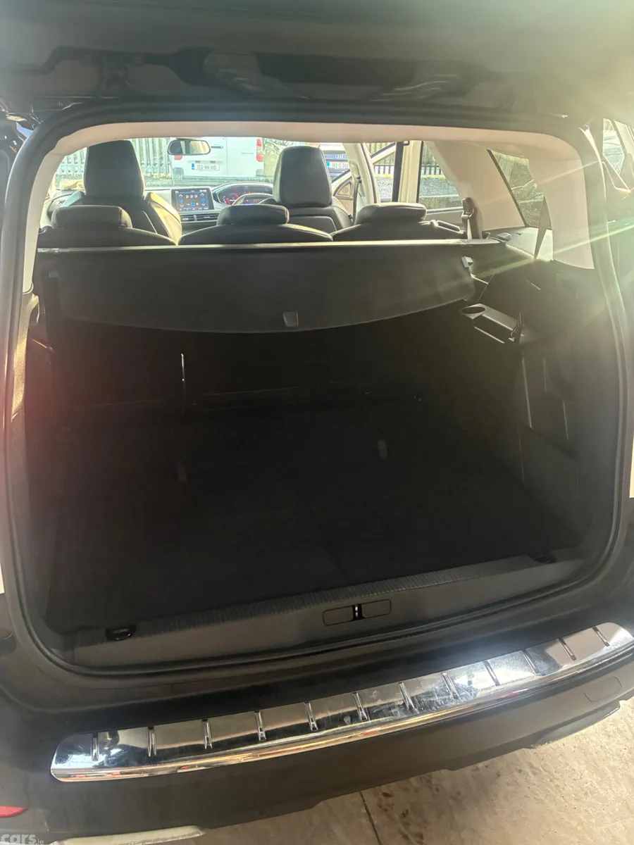 Peugeot 5008 MPV, Diesel, 2019, White
