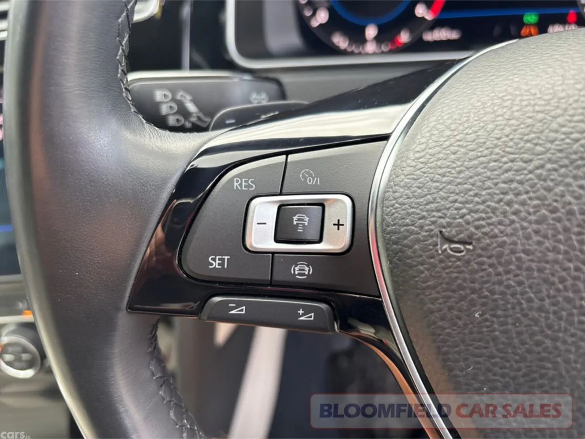 Volkswagen Golf Hatchback, Diesel, 2019, Grey
