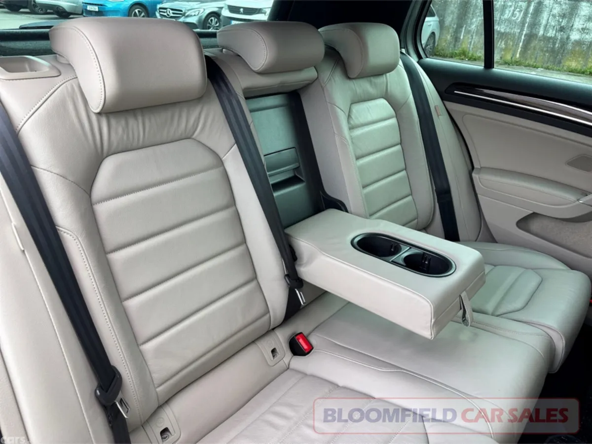 Volkswagen Golf Hatchback, Diesel, 2019, Grey
