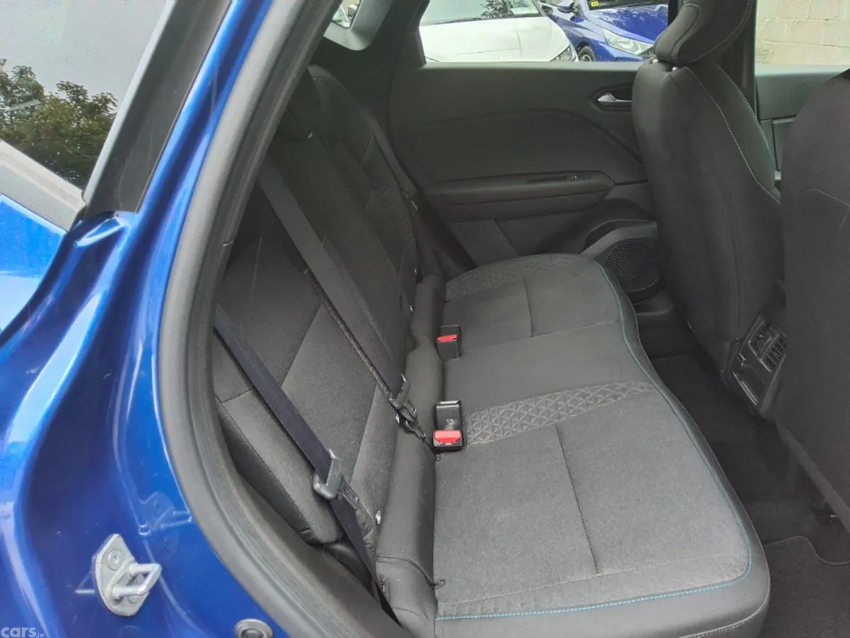 Renault Captur SUV, Petrol Hybrid, 2026, Blue