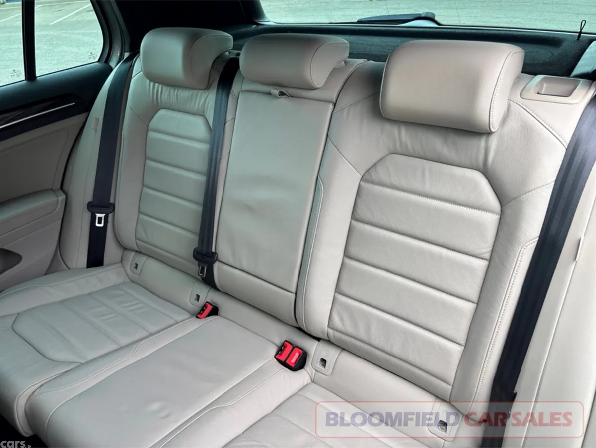 Volkswagen Golf Hatchback, Diesel, 2019, Grey