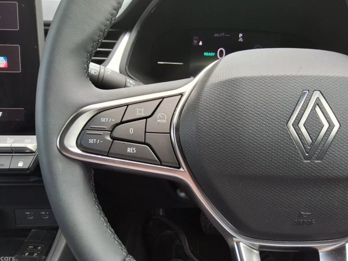 Renault Captur SUV, Petrol Hybrid, 2026, Blue