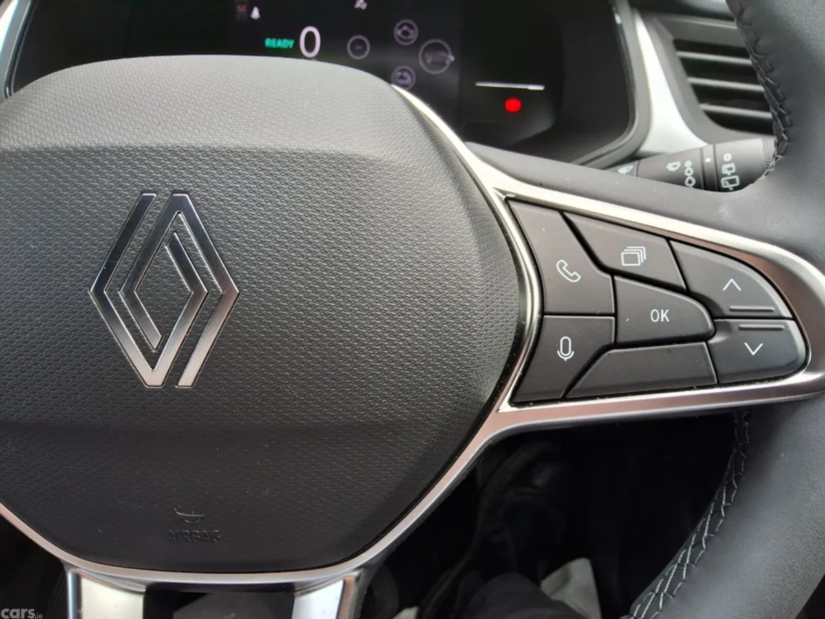 Renault Captur SUV, Petrol Hybrid, 2026, Blue