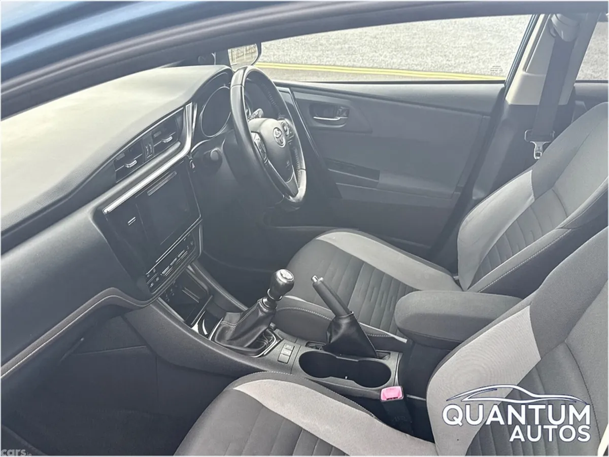 Toyota Auris Hatchback, Diesel, 2016, Blue