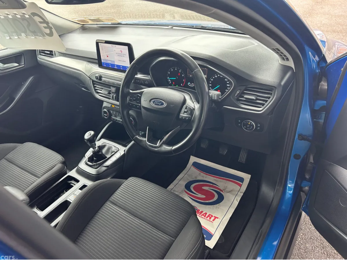 Ford Focus Hatchback, Petrol, 2022, Blue