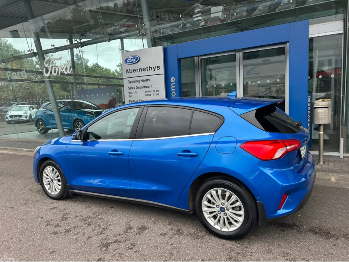 Ford Focus Hatchback, Petrol, 2022, Blue