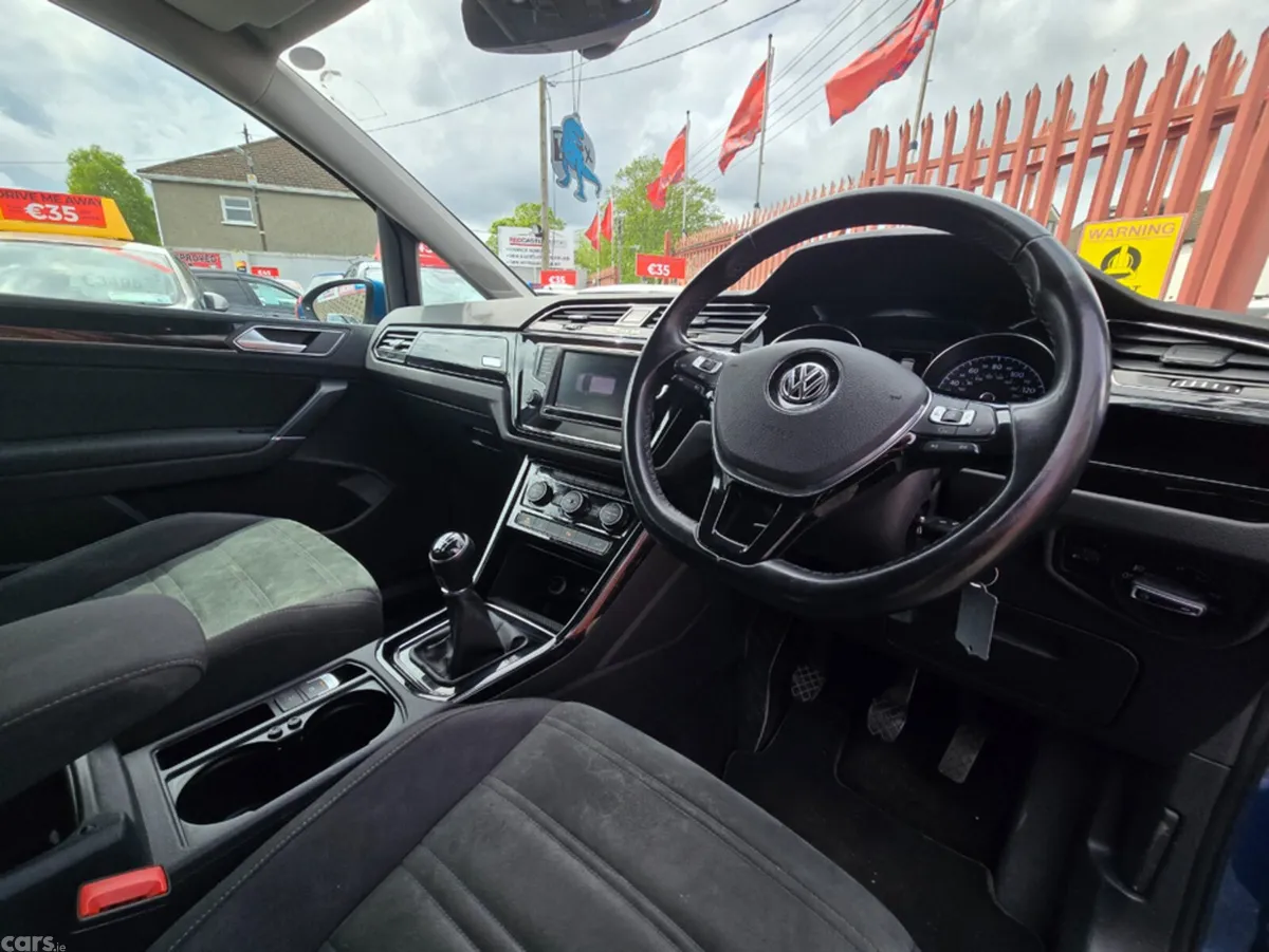 Volkswagen Touran MPV, Diesel, 2016, Blue