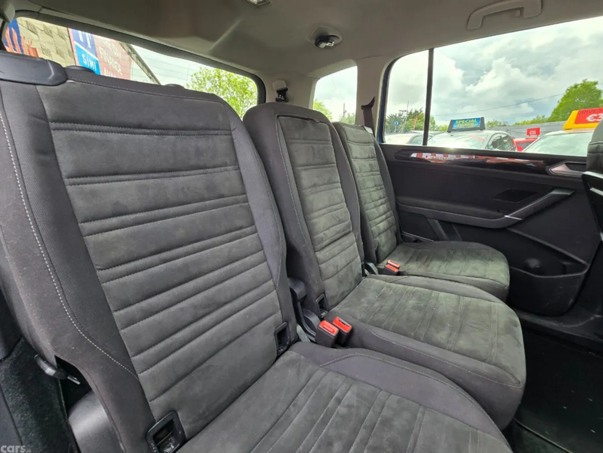 Volkswagen Touran MPV, Diesel, 2016, Blue