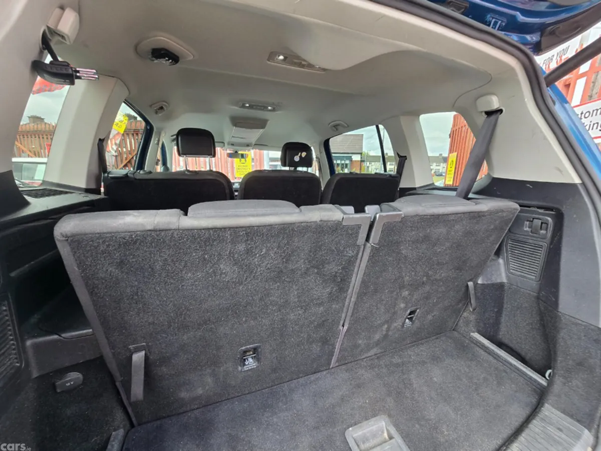 Volkswagen Touran MPV, Diesel, 2016, Blue