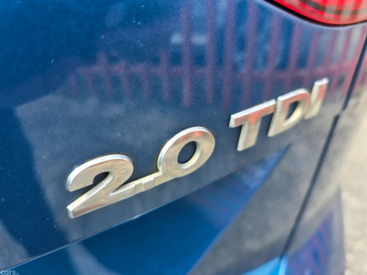 Volkswagen Touran MPV, Diesel, 2016, Blue