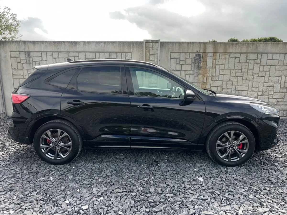 Ford Kuga SUV, Petrol Plug-in Hybrid, 2023, Black