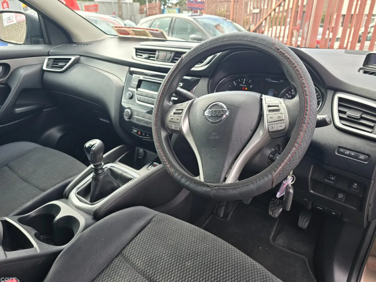 Nissan Qashqai SUV, Diesel, 2014, Brown