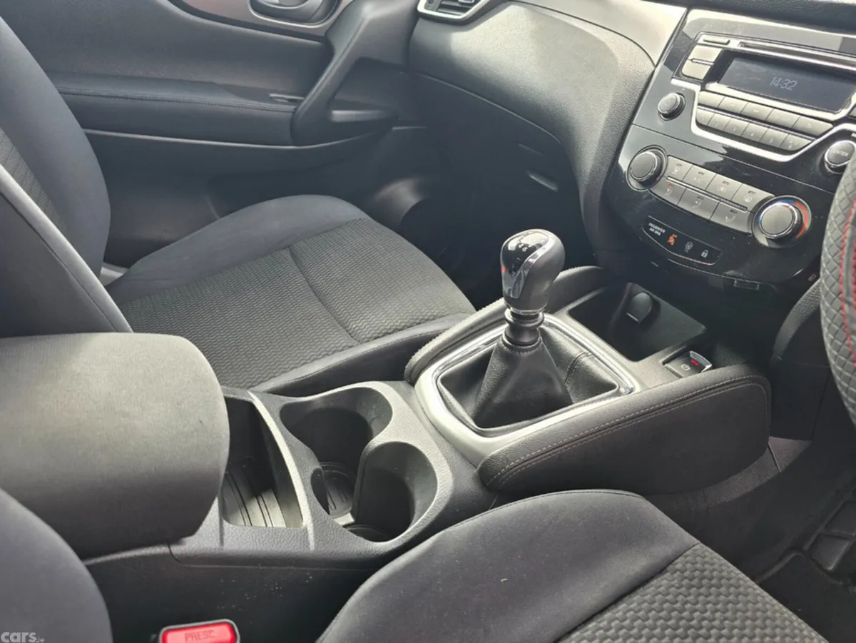 Nissan Qashqai SUV, Diesel, 2014, Brown