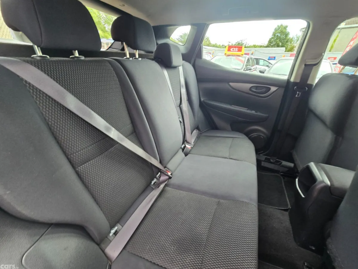 Nissan Qashqai SUV, Diesel, 2014, Brown