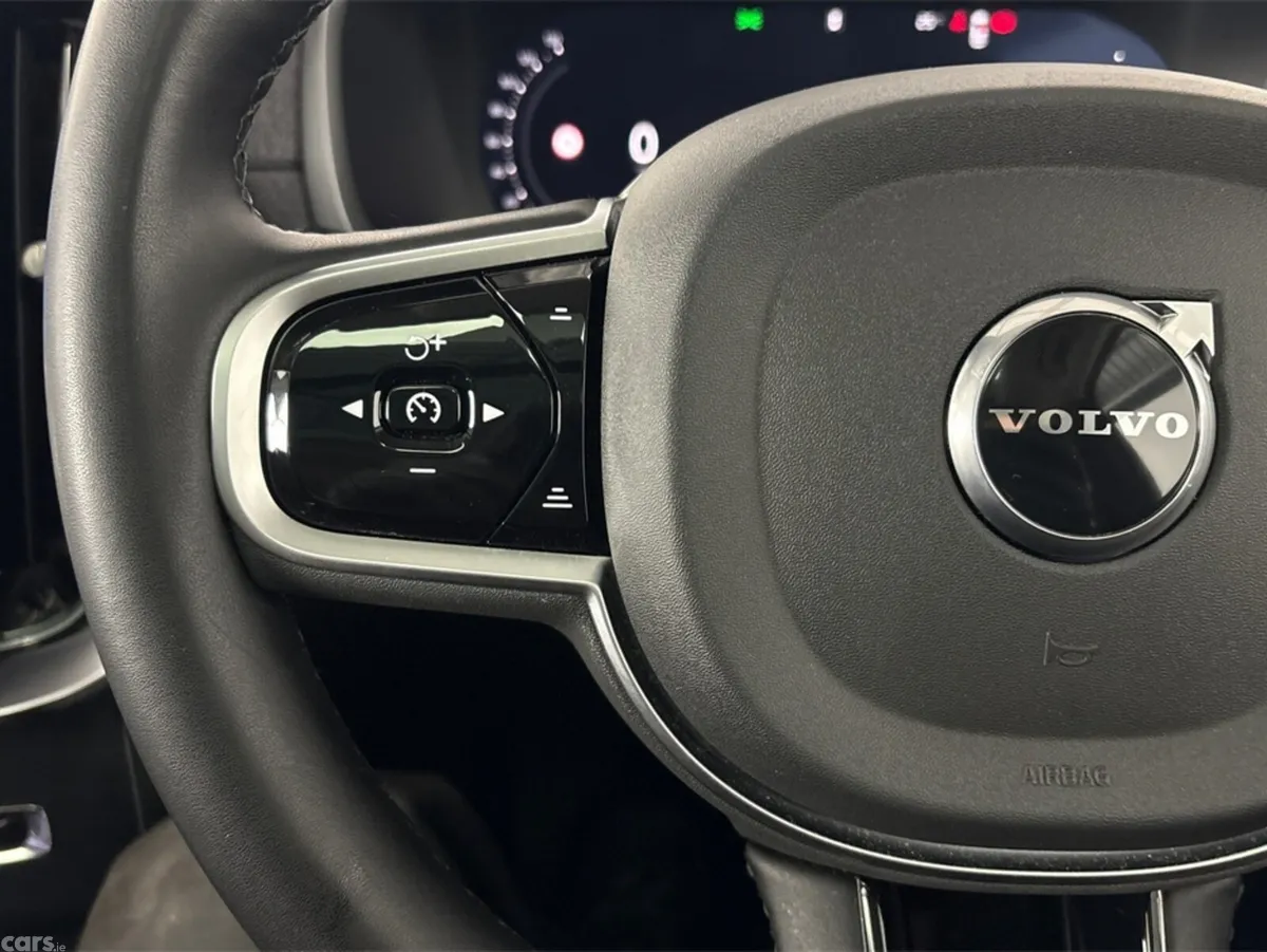 Volvo XC90 Estate, Petrol Hybrid, 2025, Red