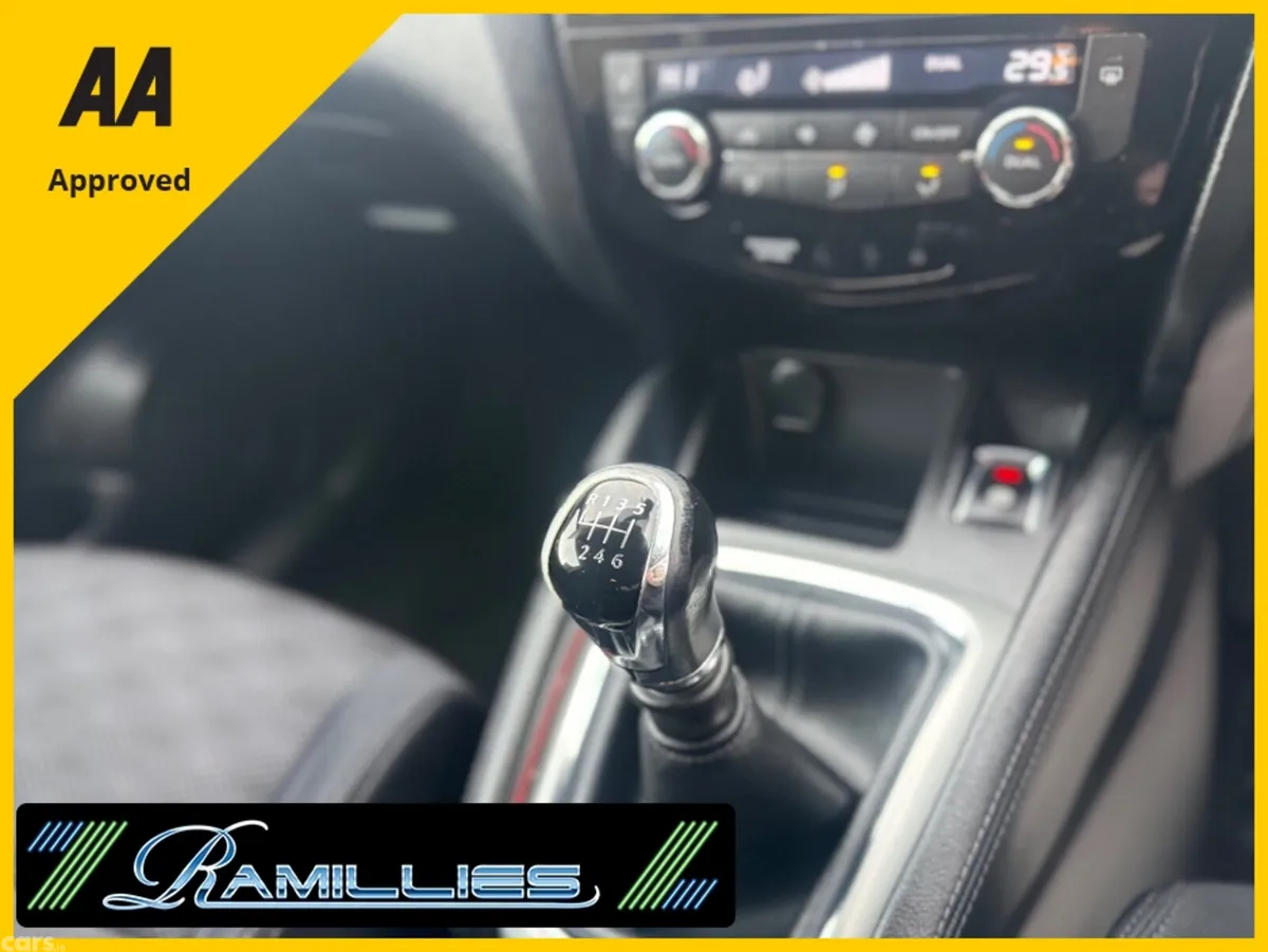 Nissan Qashqai MPV, Diesel, 2015, Black