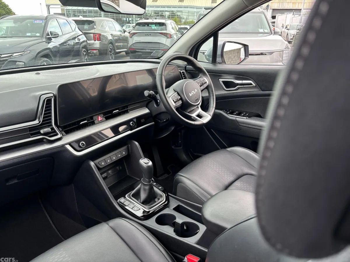 Kia Sportage MPV, Diesel, 2024, Grey