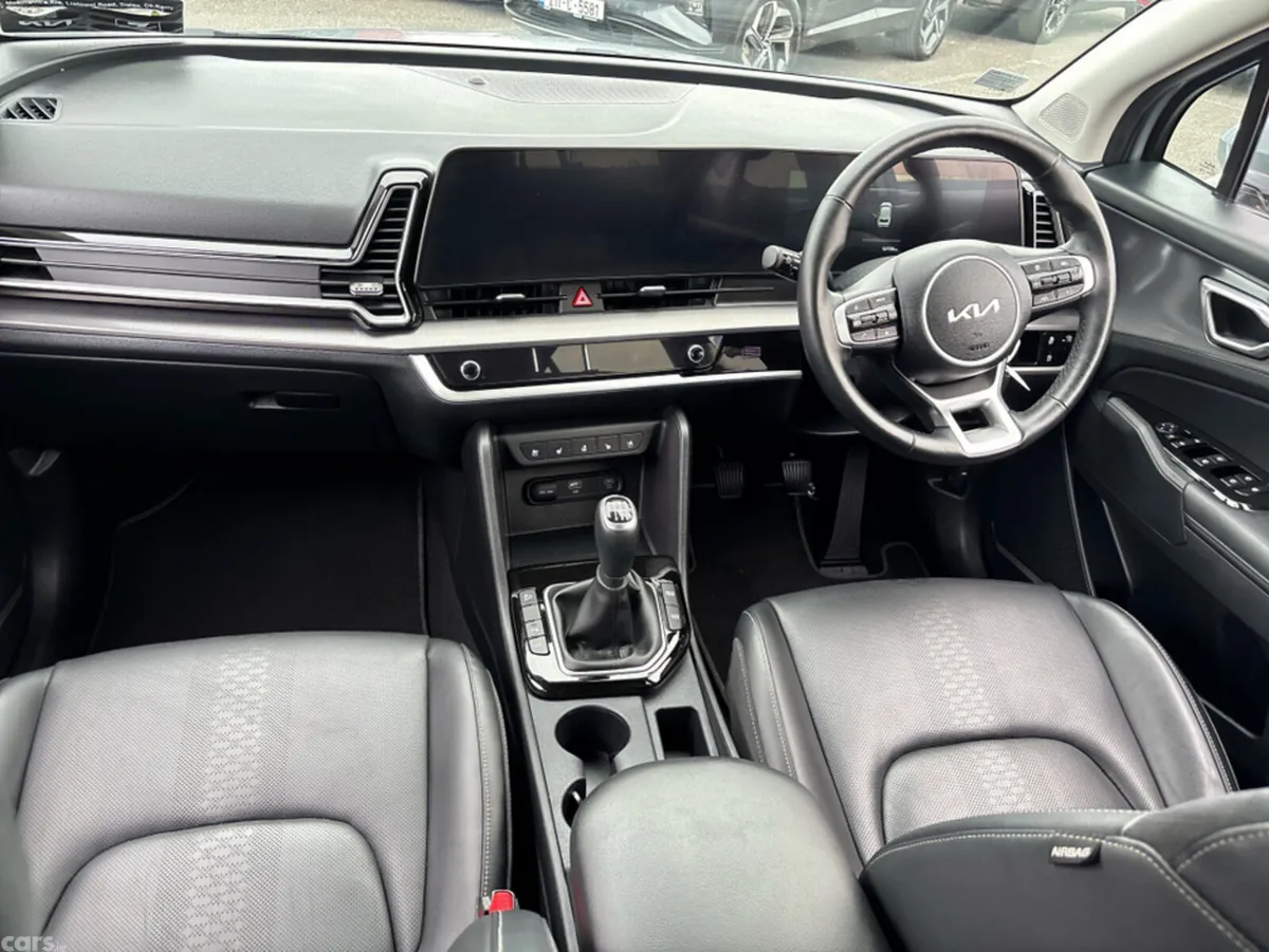 Kia Sportage MPV, Diesel, 2024, Grey