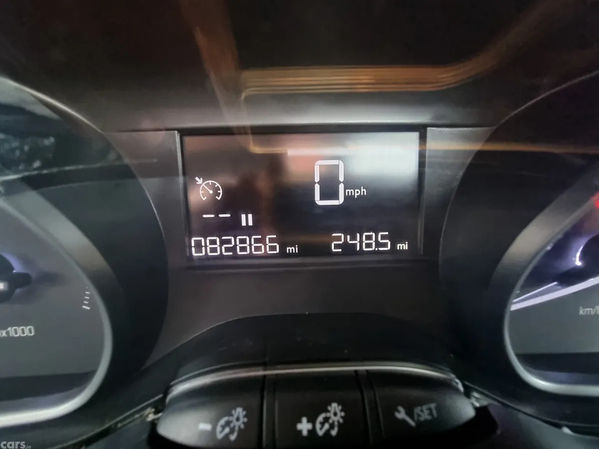 Peugeot 2008 Estate, Petrol, 2019, Green
