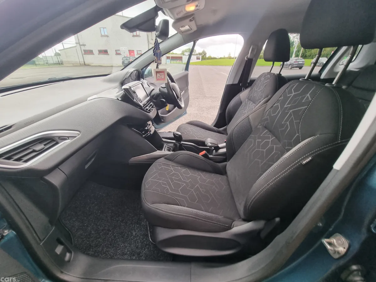 Peugeot 2008 Estate, Petrol, 2019, Green