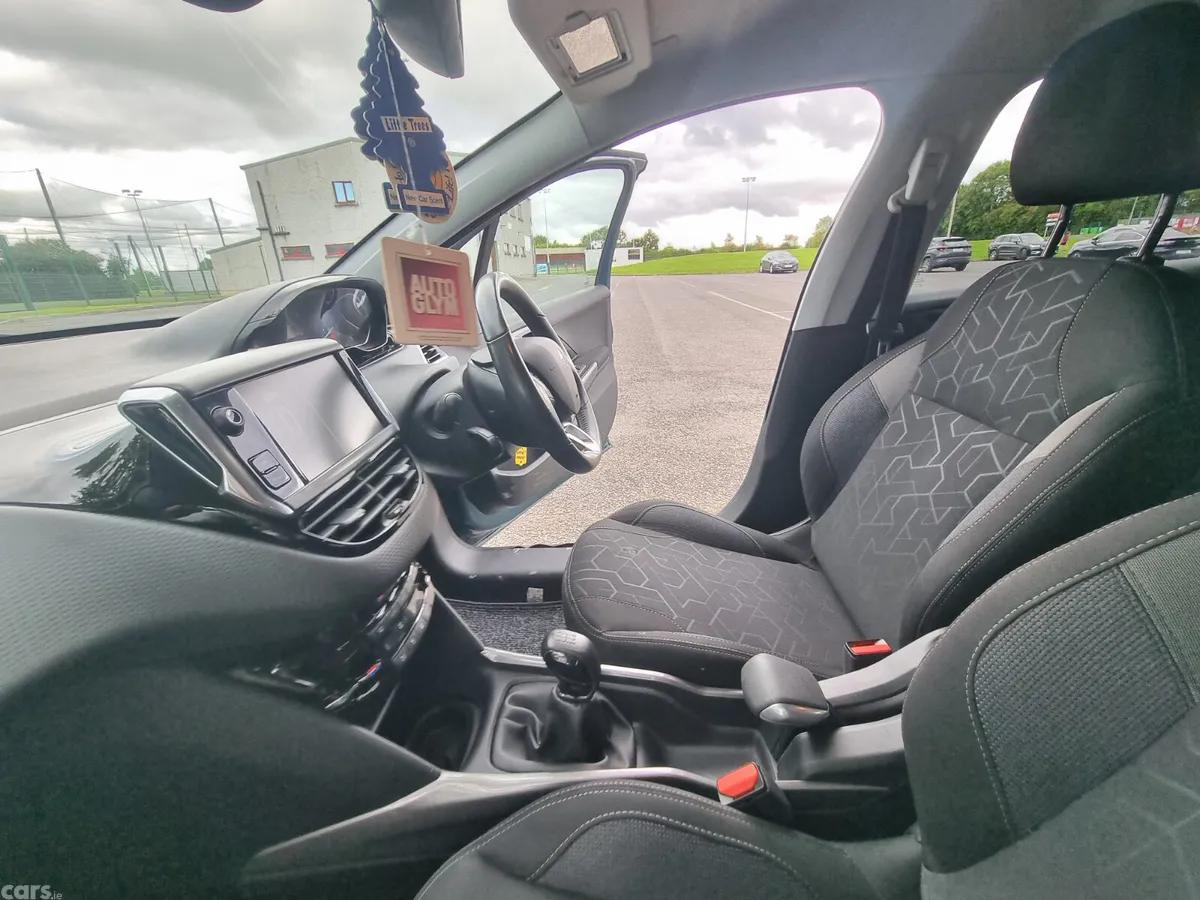 Peugeot 2008 Estate, Petrol, 2019, Green