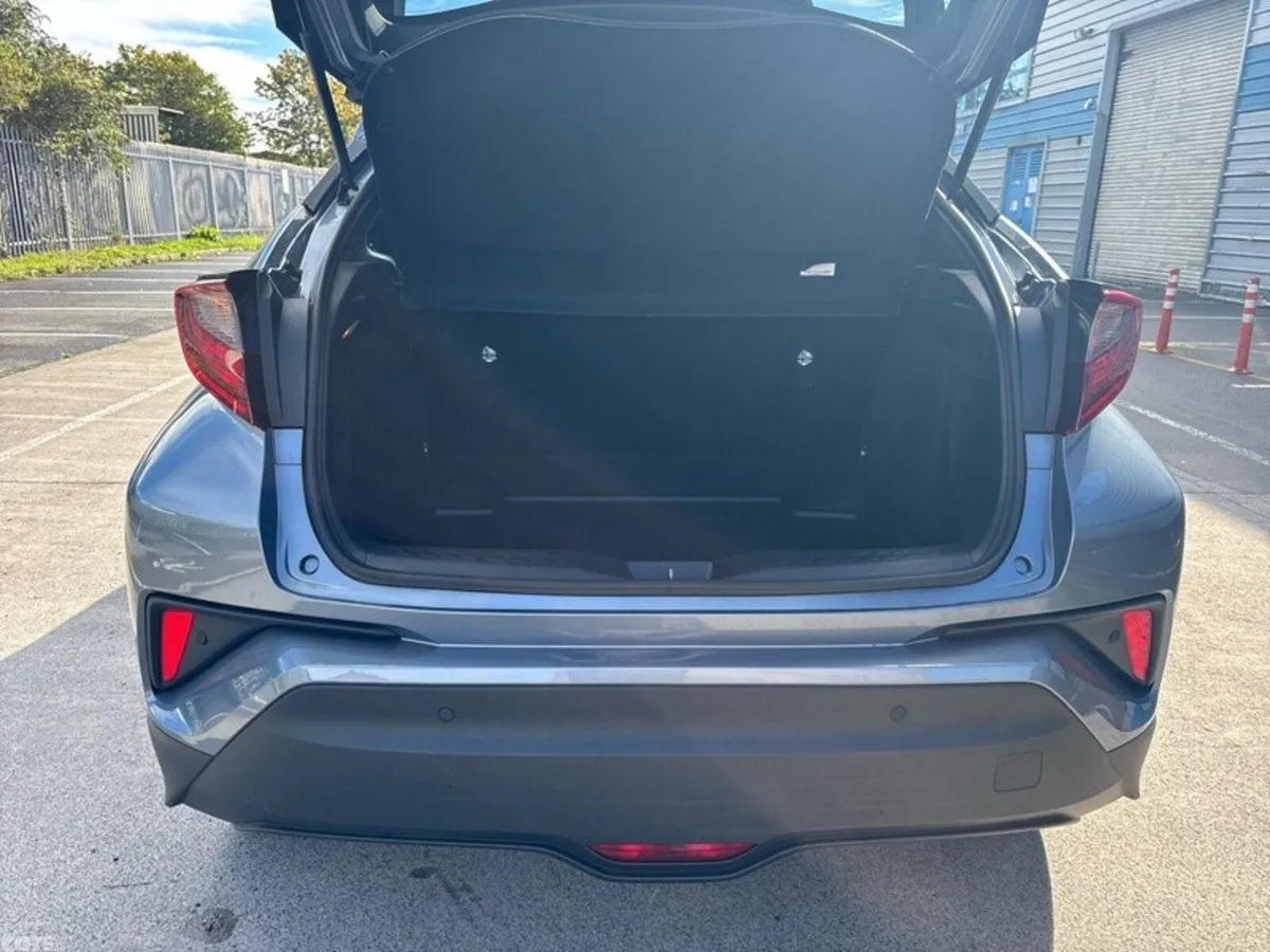 Toyota C-HR SUV, Petrol Hybrid, 2023, Grey